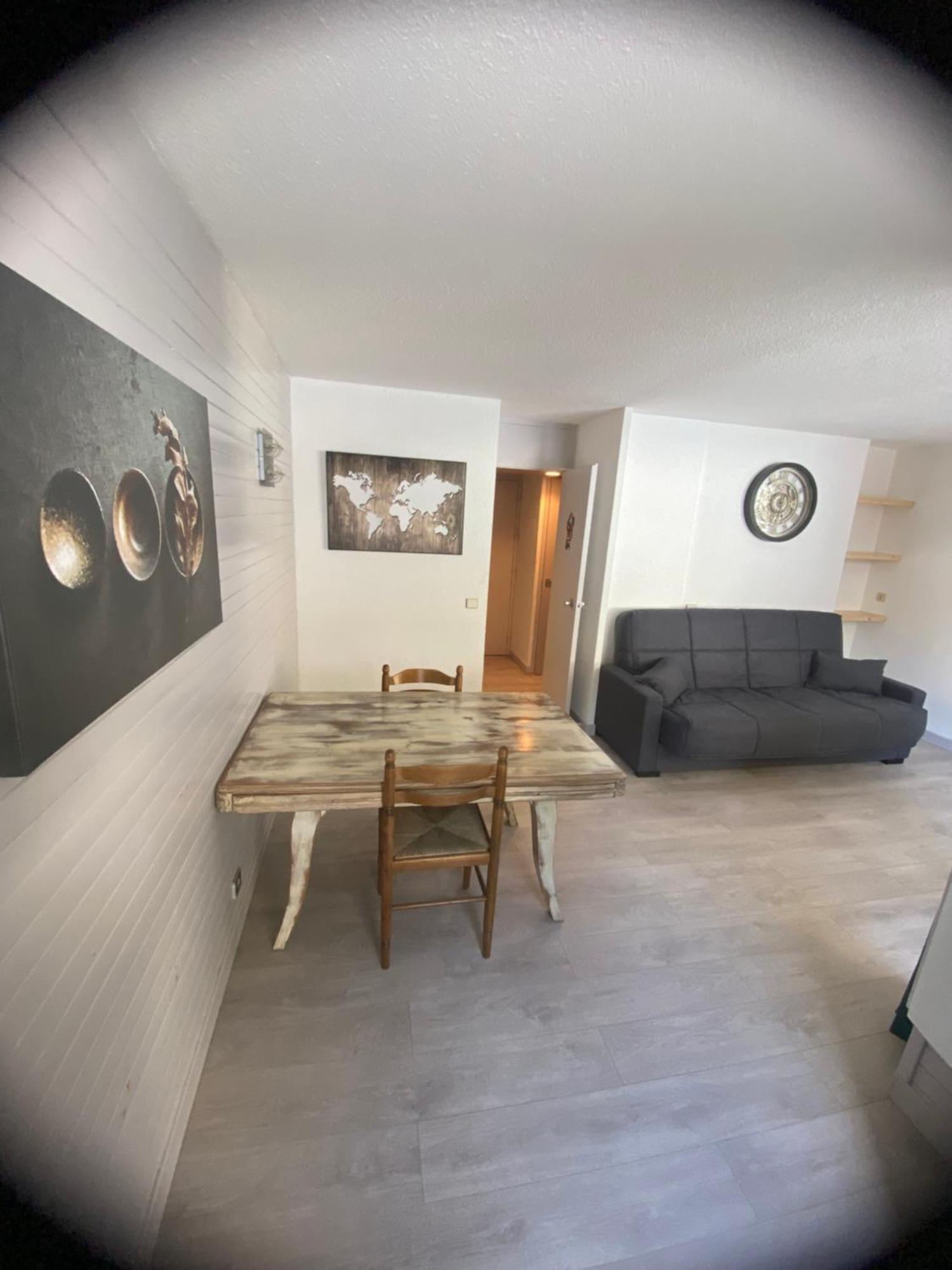 Appt 2 Ch St Jacques Apartment