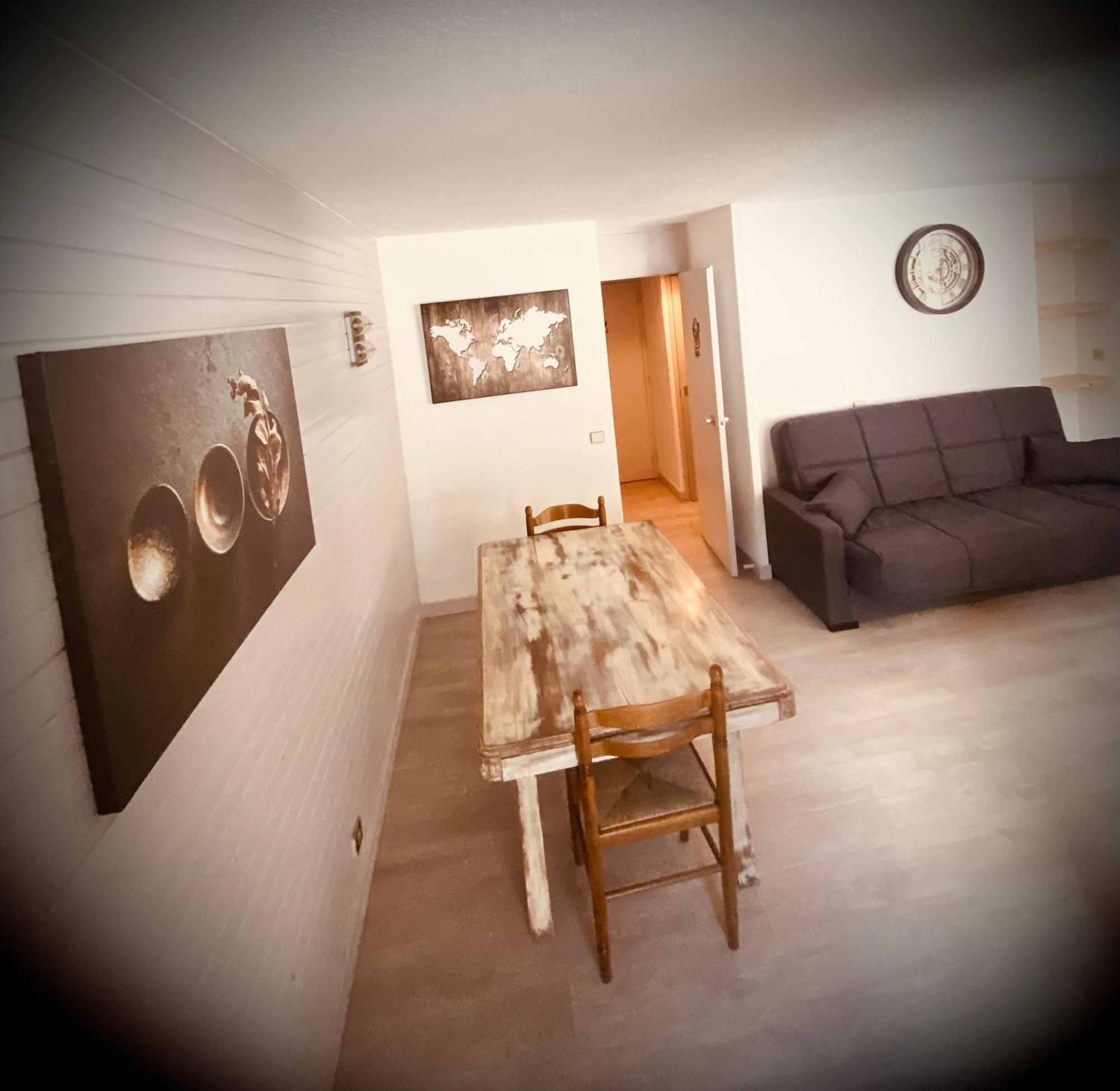 Appt 2 Ch St Jacques Apartment *