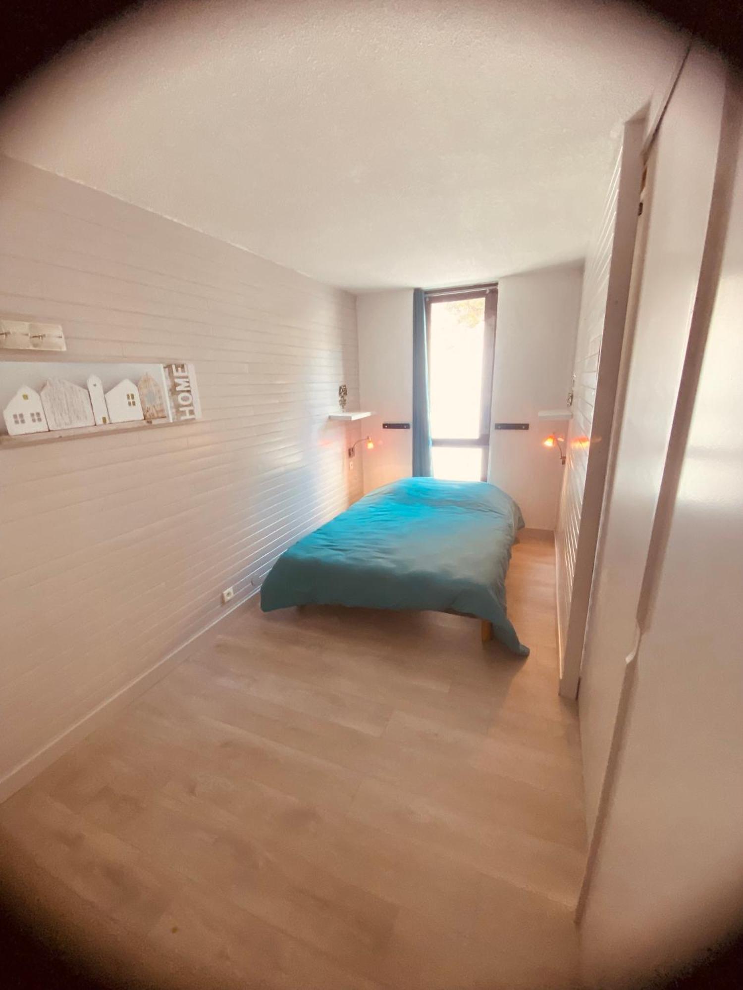 Appt 2 Ch St Jacques Apartment *